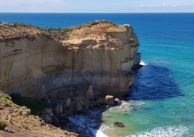 Cliff edge 12 Apostles